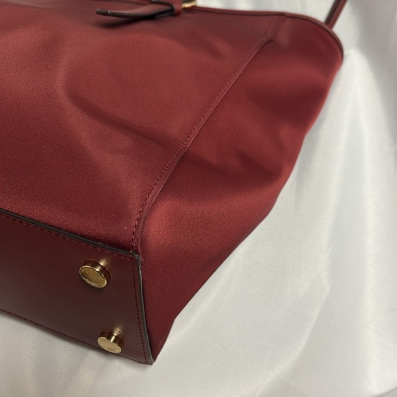 Michael Kors Sullivan Large Nylon Multifunction Top Zip Tote Brandy Red - Picture 11 of 12